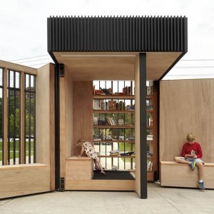 Public Reading Space in a Compact Box ? The Story Pod